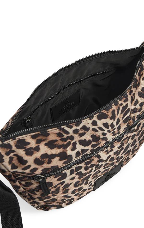 MonoMBG Crossbody bag. Leopard print. Recycled polyester. Markberg