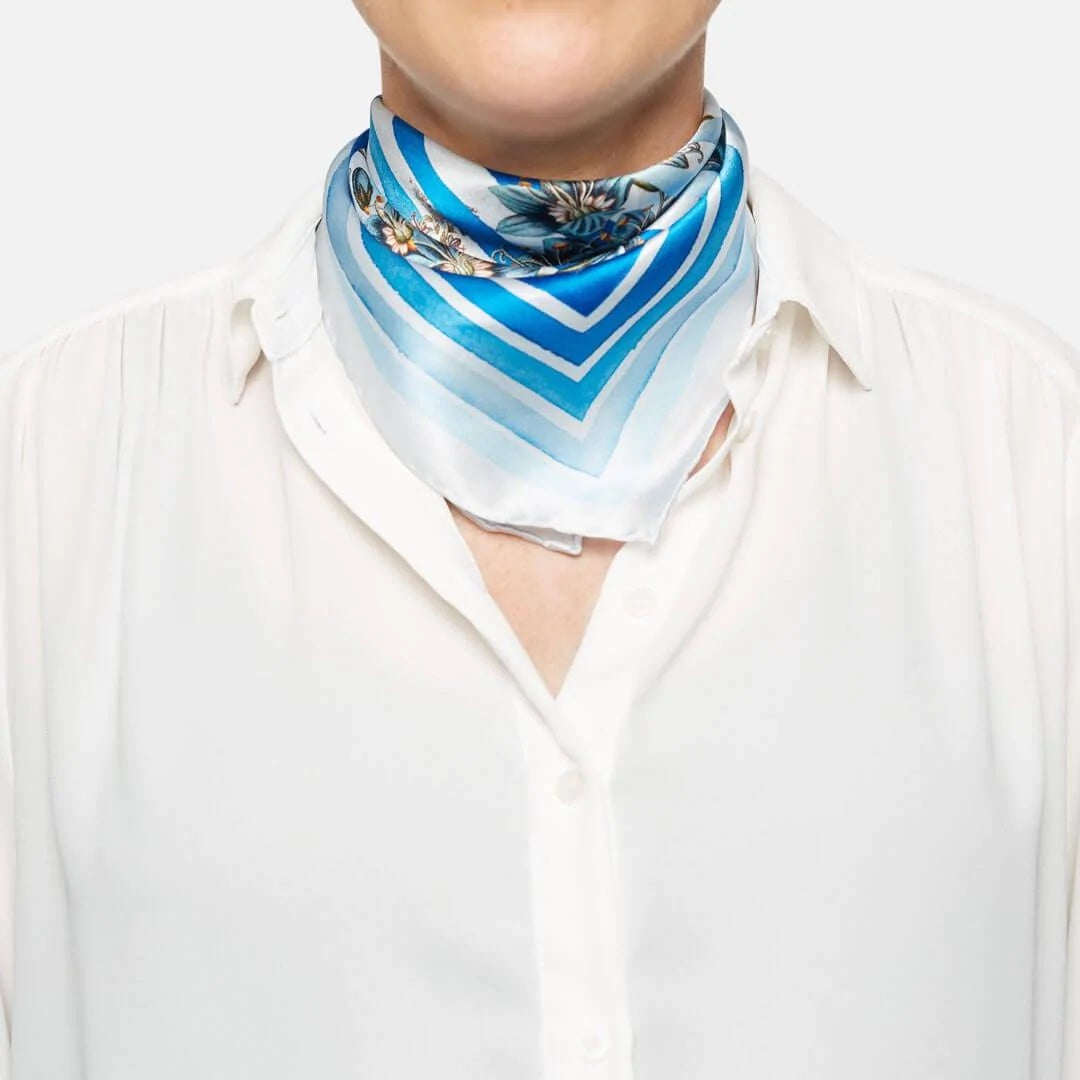 Royal Blue Stribet silketørklæde. 100% silke. Blå. Flora Danica Denmark