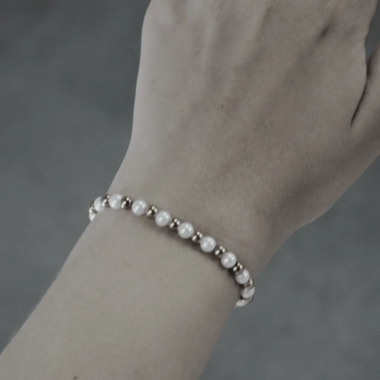 Joy Elastic Pearl Mix waterproof bracelet. 18K guld plating. Dansk Copenhagen