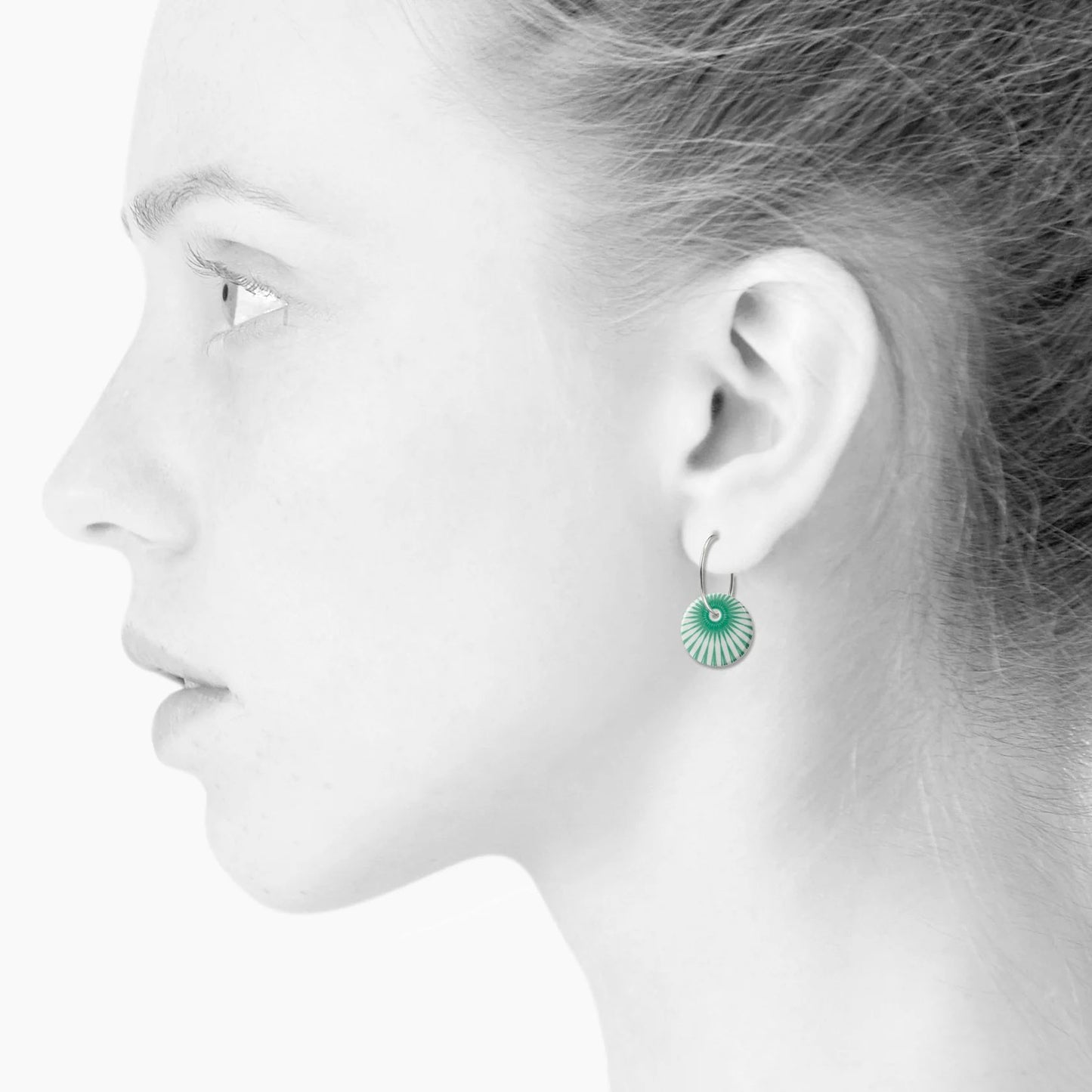 Splash creole earrings. Green. Sterling silver. Scherning Copenhagen