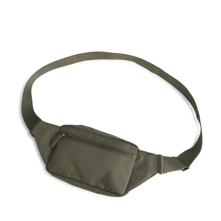 DarlaMBG belt bag for him and her. Monochrome green olive. Markberg