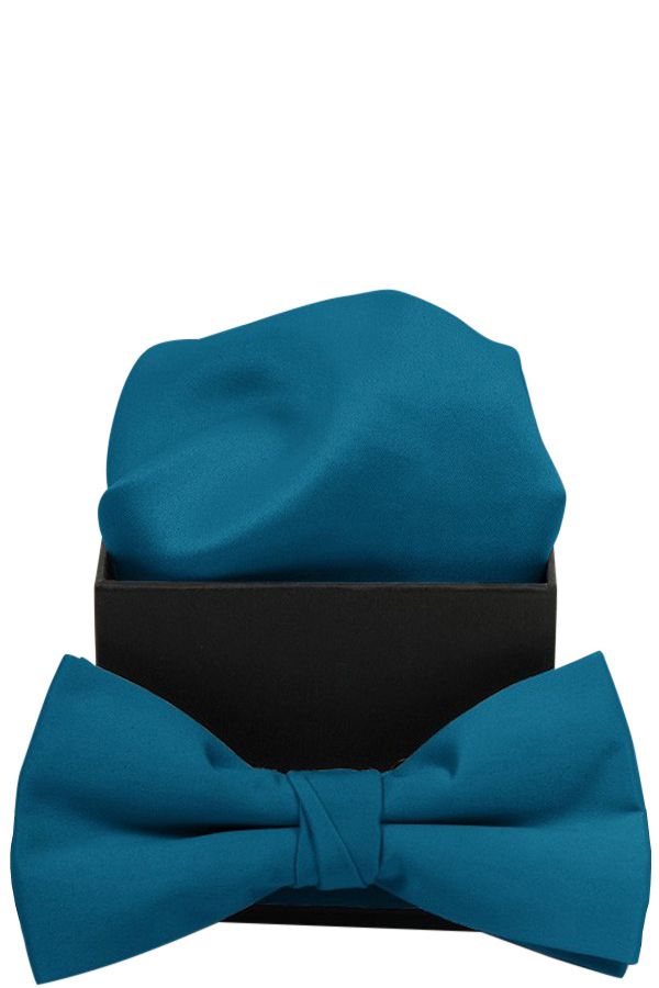 Stylishly tied bow tie. Green Petrol-turquoise. Connexion Tie